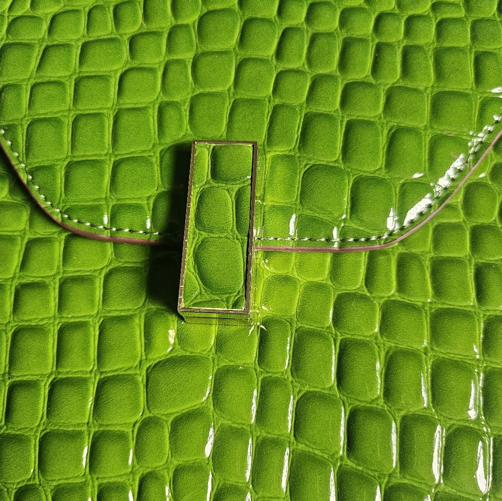 Green Patent Handbag - Picture 7 of 7